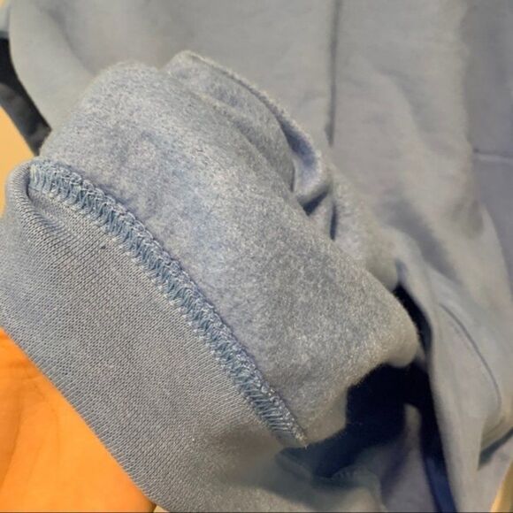 NWOT Blue Gildan Crewneck Sweatshirt - Picture 4 of 5